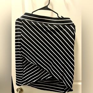 Size 3 Torrid tulip hem skirt